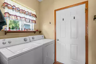 202 Meadow Ct, Delavan, WI 53115 - Photo 6