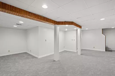 2401 W Manchester Ave, Milwaukee, WI 53221 - Photo 20
