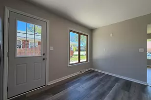 1010 Shorecrest Dr, Racine, WI 53402 - Photo 6