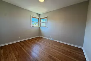 1010 Shorecrest Dr, Racine, WI 53402 - Photo 10
