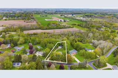 3013  El Camino Dr, Jackson, WI 53012 - Photo 4