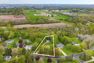 3013 El Camino Dr, Jackson, WI 53012 - Photo 4