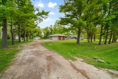 3013  El Camino Dr, Jackson, WI 53012 - Photo 2