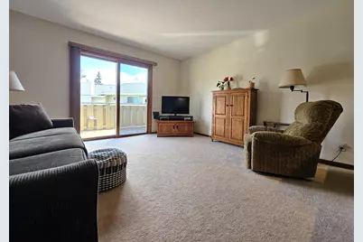 6440 S Crabapple Ct #4, Oak Creek, WI 53154 - Photo 12