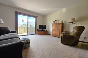 6440 S Crabapple Ct, Oak Creek, WI 53154 - Photo 12