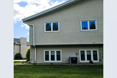 6440 S Crabapple Ct #4, Oak Creek, WI 53154 - Photo 8