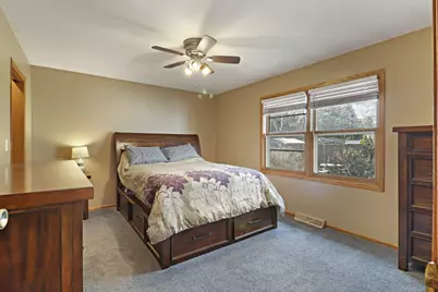 8050  Gina Dr, Racine, WI 53406 - Photo 12