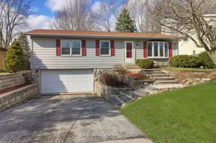 8050 Gina Dr, Racine, WI 53406 - Photo 24