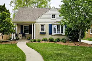 2456 N 82nd St, Wauwatosa, WI 53213 - Photo 2
