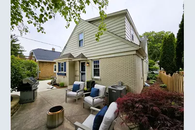 2456 N 82nd St, Wauwatosa, WI 53213 - Photo 8
