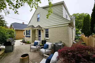 2456 N 82nd St, Wauwatosa, WI 53213 - Photo 8