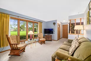 4327 N 99th St, Wauwatosa, WI 53222 - Photo 6