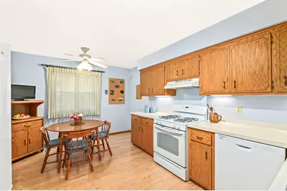 4327 N 99th St, Wauwatosa, WI 53222 - Photo 10