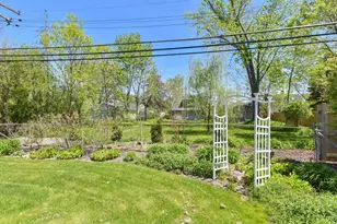 4642 N 101st St, Wauwatosa, WI 53225 - Photo 34