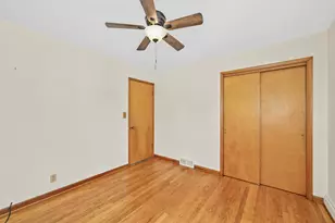 4642 N 101st St, Wauwatosa, WI 53225 - Photo 24