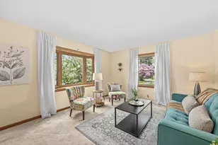 4642 N 101st St, Wauwatosa, WI 53225 - Photo 6