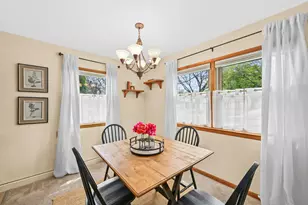 4642 N 101st St, Wauwatosa, WI 53225 - Photo 8
