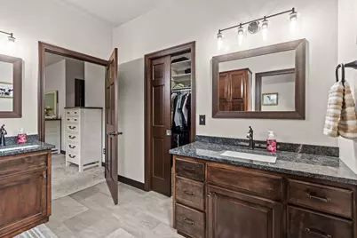 5770 W Natures Ln, Grand Chute, WI 54914 - Photo 32