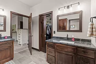 5770 W Natures Ln, Grand Chute, WI 54914 - Photo 32