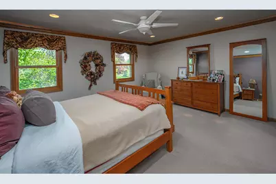 6411 N Bittersweet Ln, Glendale, WI 53217 - Photo 24