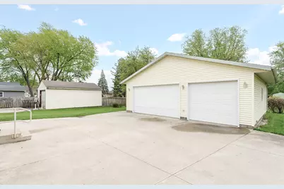 105  Clark St, Watertown, WI 53094 - Photo 2