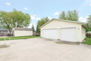 105 Clark St, Watertown, WI 53094 - Photo 2