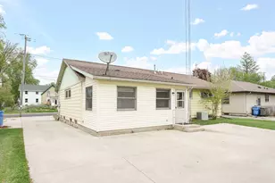 105 Clark St, Watertown, WI 53094 - Photo 28