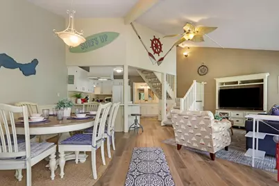 511  Tam O'Shanter Dr #E, Fontana, WI 53125 - Photo 4