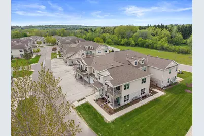 N17W26495  Meadowgrass Cir #B, Pewaukee, WI 53072 - Photo 18