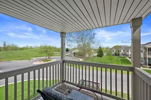 n17w26495 Meadowgrass Cir, Pewaukee, WI 53072 - Photo 1