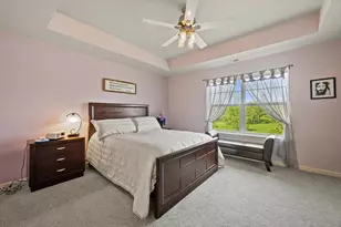 n17w26495 Meadowgrass Cir, Pewaukee, WI 53072 - Photo 10