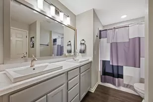 n17w26495 Meadowgrass Cir, Pewaukee, WI 53072 - Photo 12