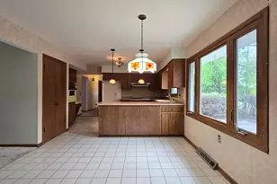 6730 Manchester Dr, Greendale, WI 53129 - Photo 8