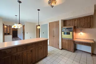 6730 Manchester Dr, Greendale, WI 53129 - Photo 6