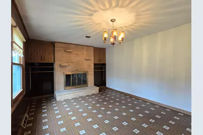 6730  Manchester Dr, Greendale, WI 53129 - Photo 16