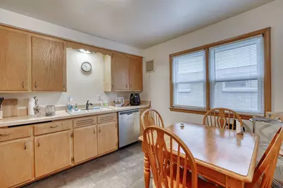 8508 W Keefe Ave, Milwaukee, WI 53222 - Photo 6