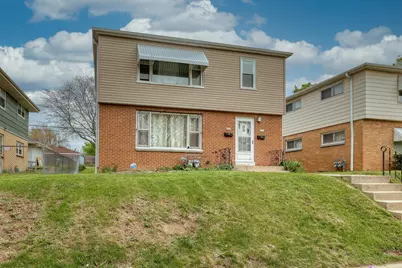 8508 W Keefe Ave, Milwaukee, WI 53222 - Photo 2