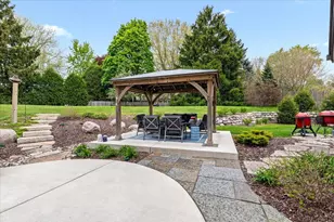 800 Sweetbriar Ct, Waukesha, WI 53186 - Photo 20