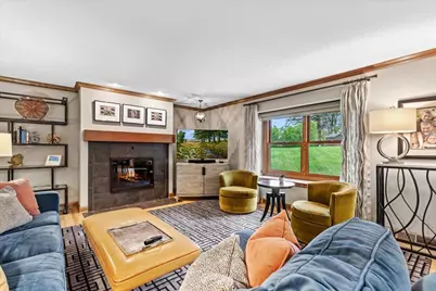 800  Sweetbriar Ct, Waukesha, WI 53186 - Photo 12