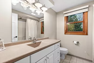800  Sweetbriar Ct, Waukesha, WI 53186 - Photo 38