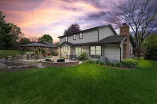 800 Sweetbriar Ct, Waukesha, WI 53186 - Photo 50