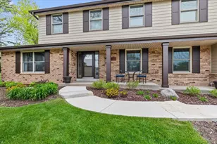 800 Sweetbriar Ct, Waukesha, WI 53186 - Photo 44