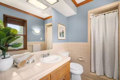 321 W Birch St, Glendale, WI 53217 - Photo 24