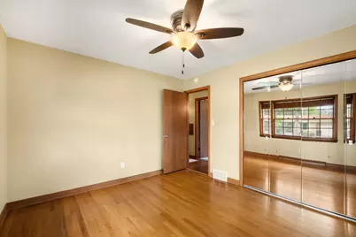 321 W Birch St, Glendale, WI 53217 - Photo 26