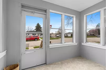 516  Menomonee Ave, South Milwaukee, WI 53172 - Photo 8