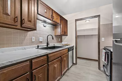 125 N University Dr #112, West Bend, WI 53095 - Photo 6