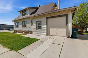 944 Detroit St, Sheboygan Falls, WI 53085 - Photo 32
