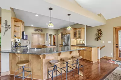 W287N990  Bedouin Ct, Delafield, WI 53188 - Photo 18