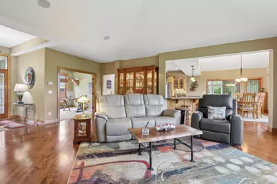 W287N990  Bedouin Ct, Delafield, WI 53188 - Photo 12