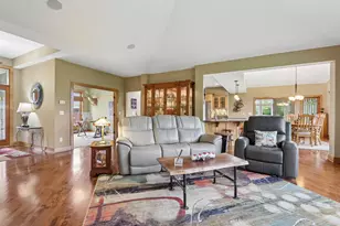 W287N990 Bedouin Ct, Delafield, WI 53188 - Photo 12